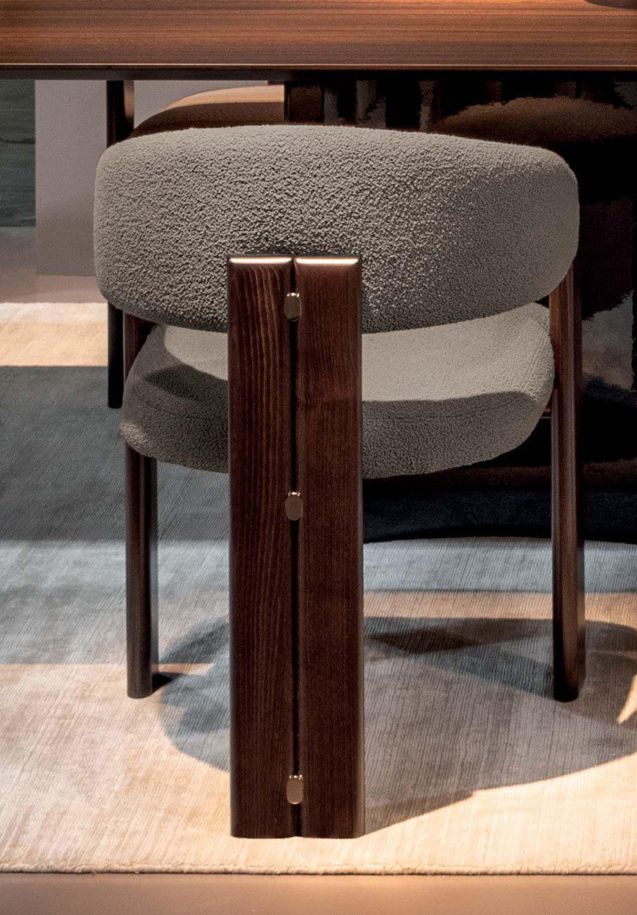 Tweet Chair
