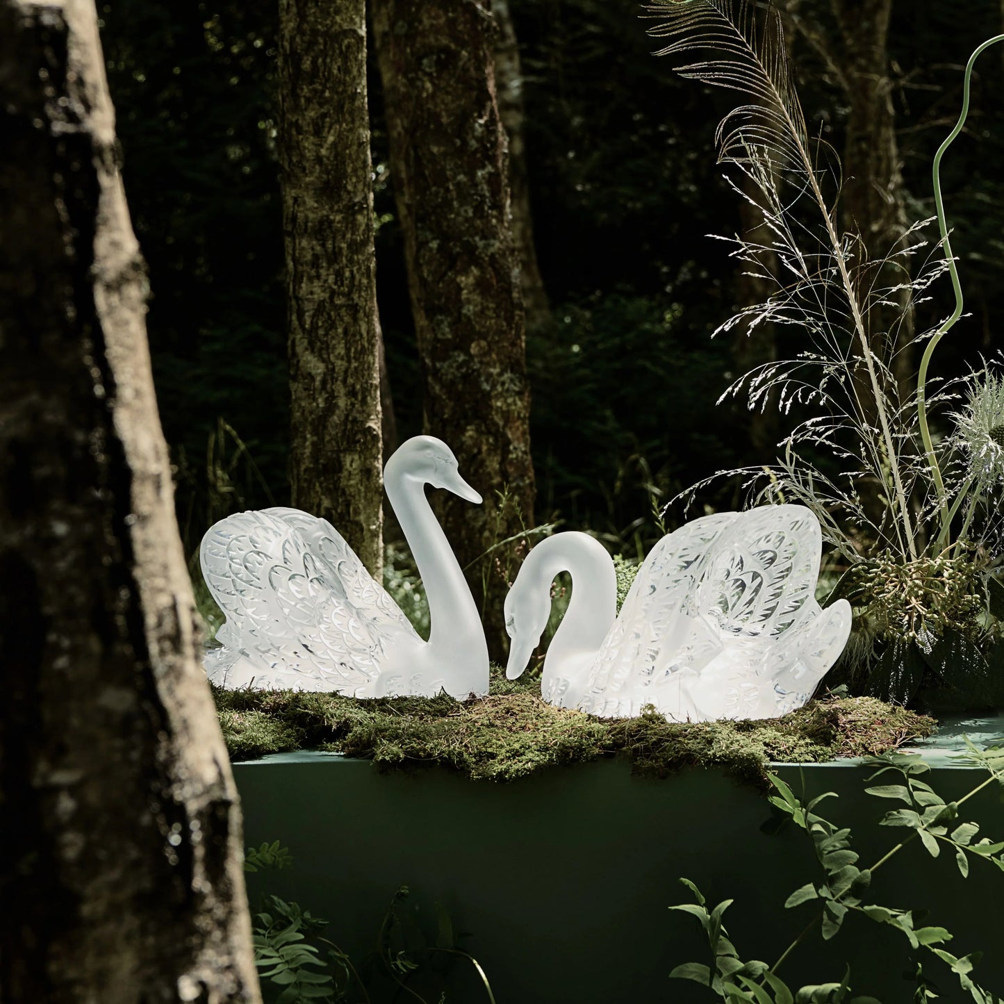 Swan Sculptures (Set of 2)